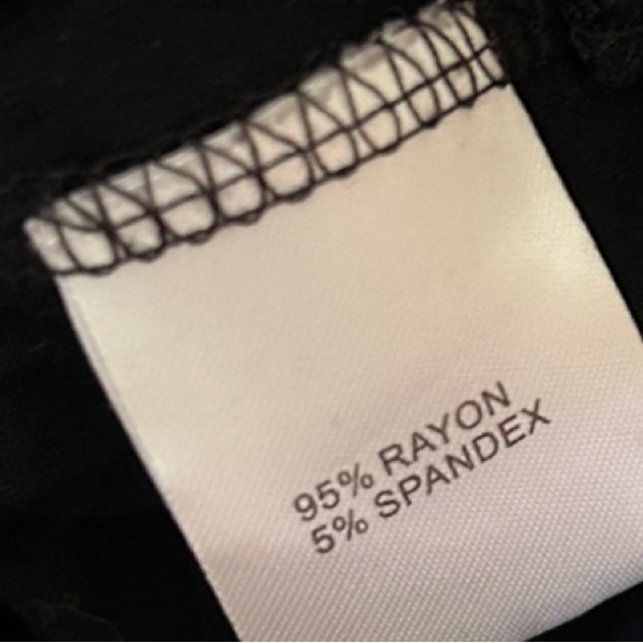 PattyBoutik Black Crewneck Keyhole Shirt Size Medium - Picture 9 of 9